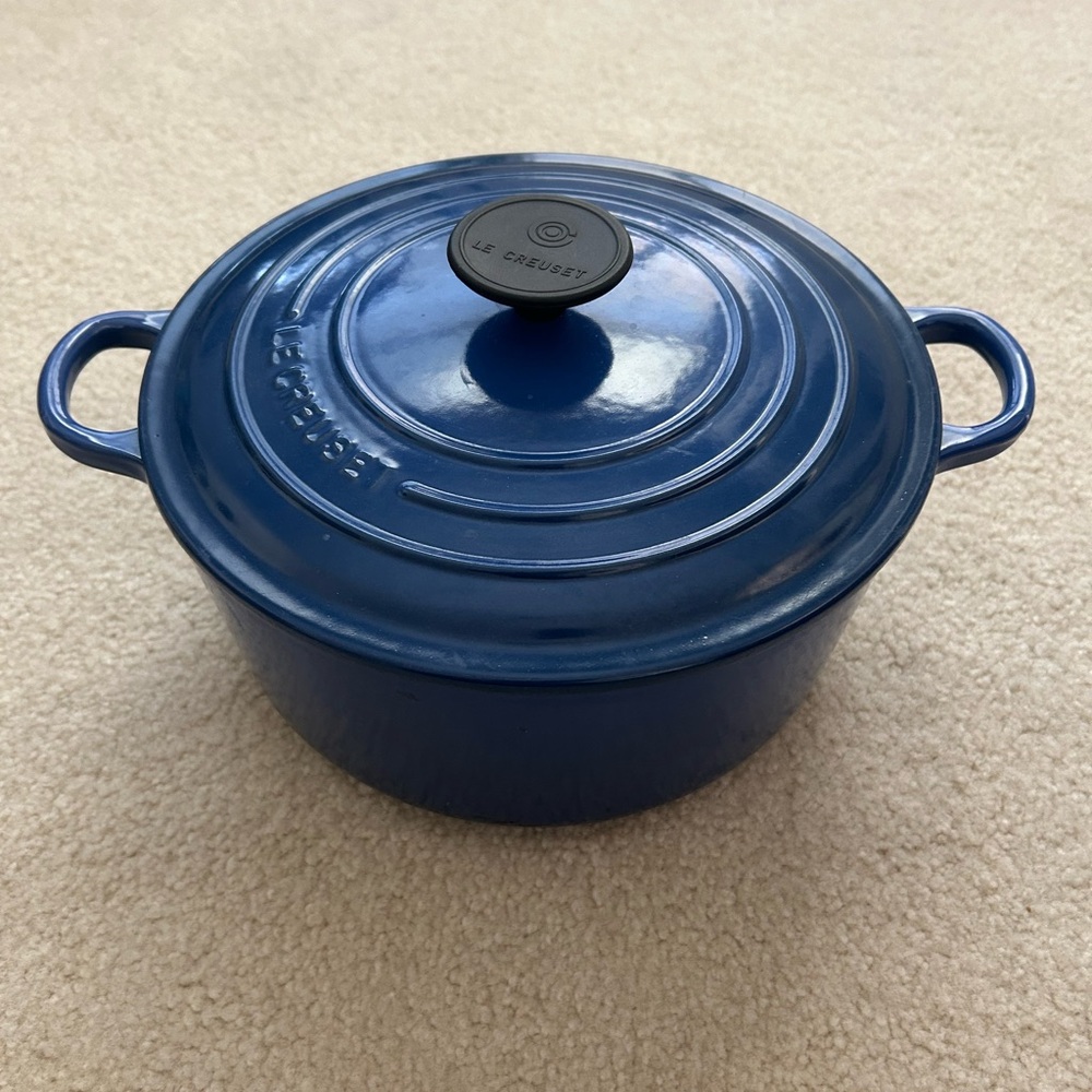 Le Creuset - Blue - 4.5 Quarts/ 4.2 Litres Dutch Oven